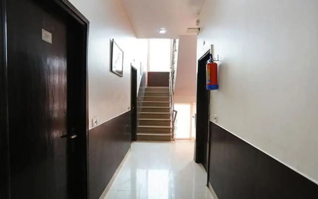 FabHotel Red Roof Residency