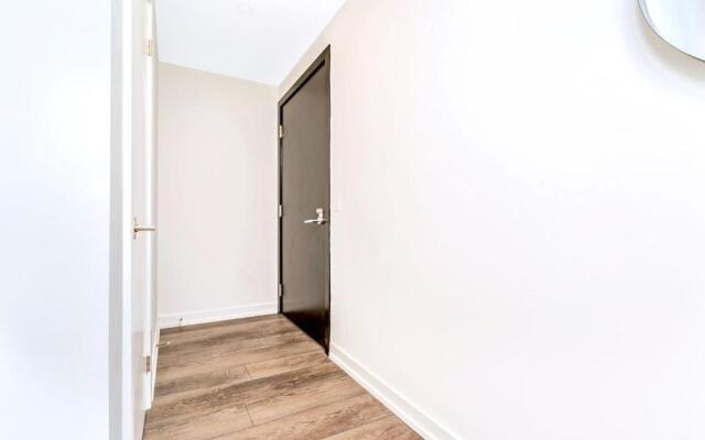 City Views From Your Balcony 1BR w King Bed