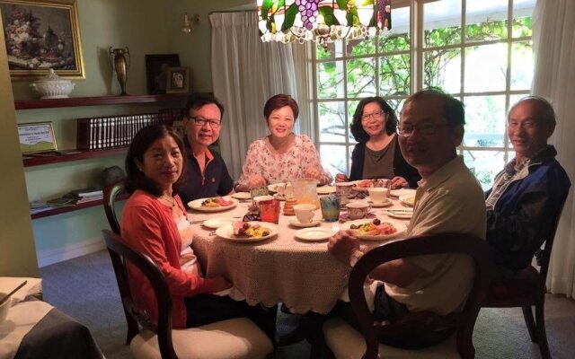 Hawk’s Nest Bed & Breakfast