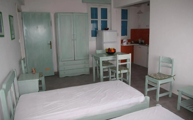 Annoula Studio & Apartments