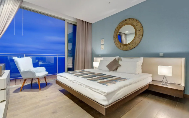 Super Luxury Apartment in Tigne Point, Amazing Ocean Views