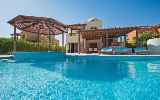 Villa in El Gouna with Pool