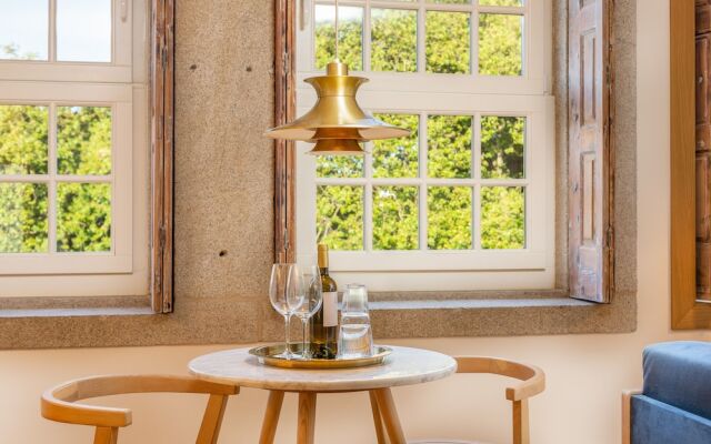 Tripas-Coração, Cordoaria River and Garden View