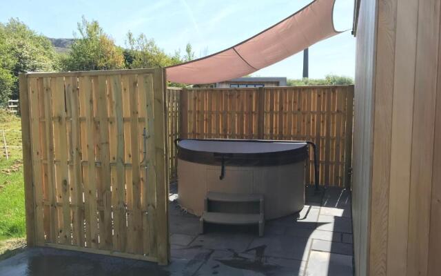 Parkknott Retreat Luxury Lodge with Private Hot Tub