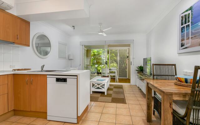Port Douglas Apartments - Adults Only Oasis