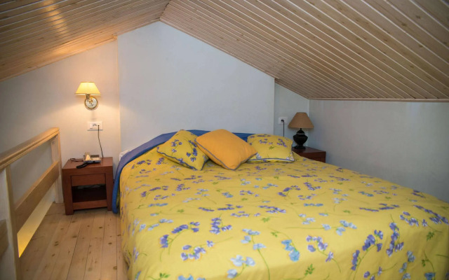 Maritsas Hotel & Suites
