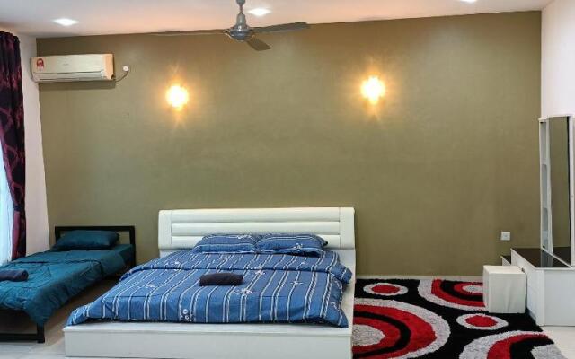 DKay SENDAYAN HOMESTAY 4 ROOMS