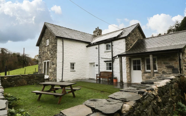 Peniarth Ganol