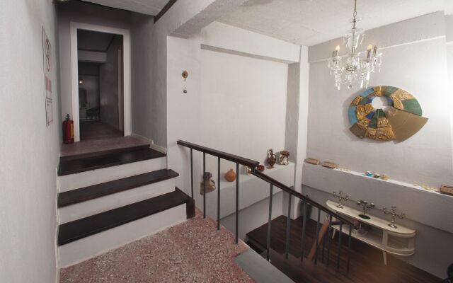 Iola Hotel