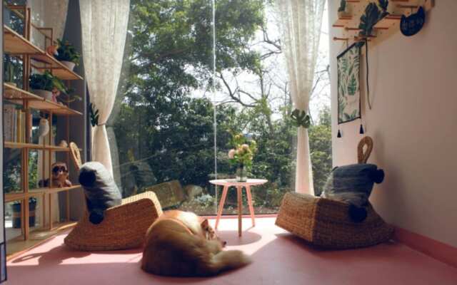 Love Flower Hostel