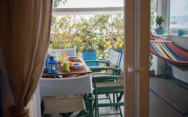 Dandy On The Beach |2-Story Apartment|Open Up Roof