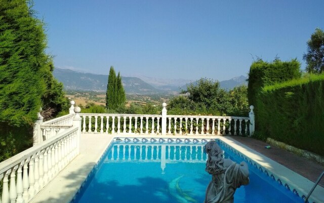 Villa With 4 Bedrooms in Prado del Rey, With Private Pool, Enclosed Garden and Wifi