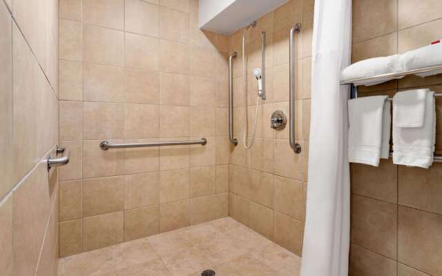 Baymont by Wyndham Blackwell I-35