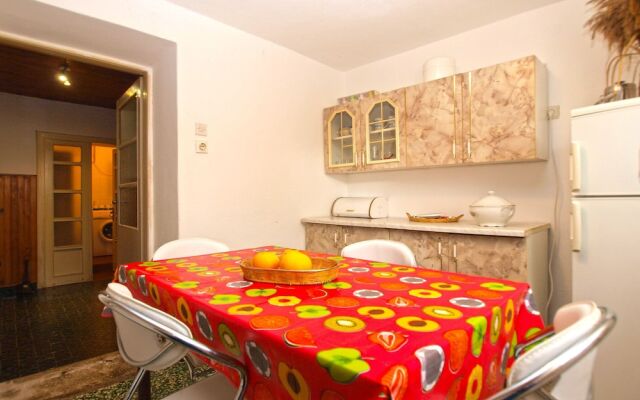 Apartment 1582