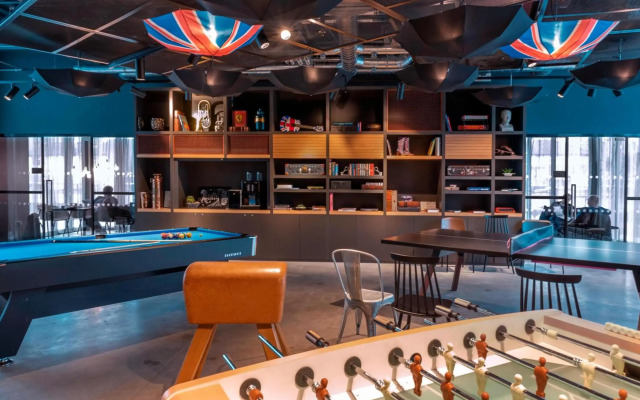 MOXY London Heathrow Airport