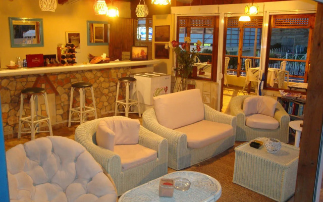 Maria Flora Apartments