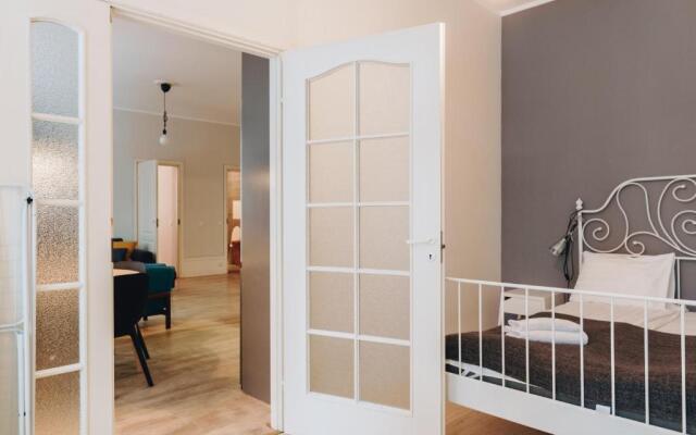 2BDRM City Center Apartment with Sauna and Free Parking