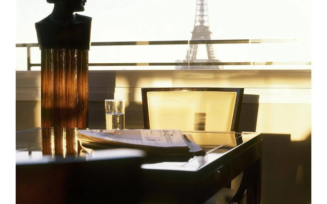Plaza Athenee Hotel