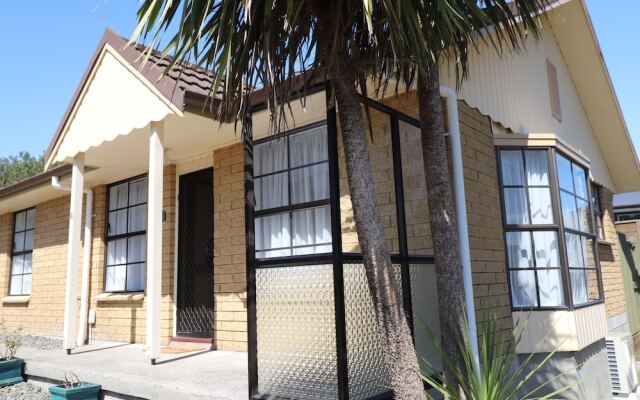 Sunny Unit on Grey Street