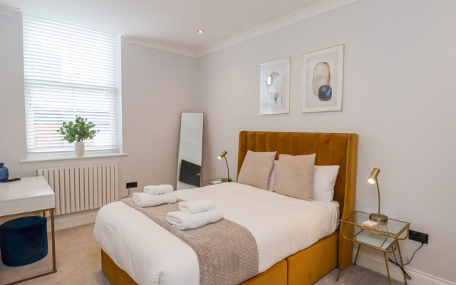 The Salisbury Apartment 205