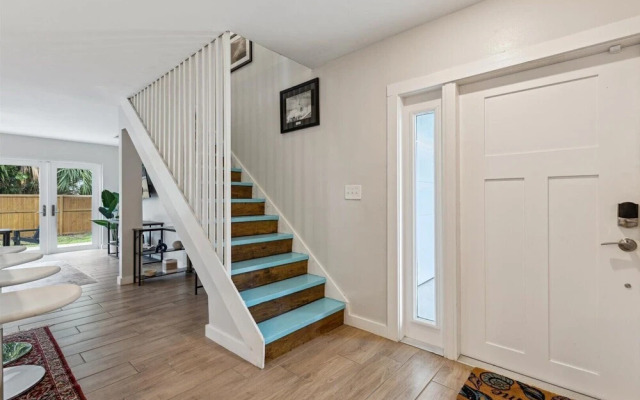 10 Colonial Drive