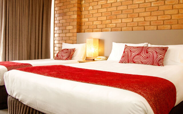 National Hotel Complex and Bendigo Central Apartments