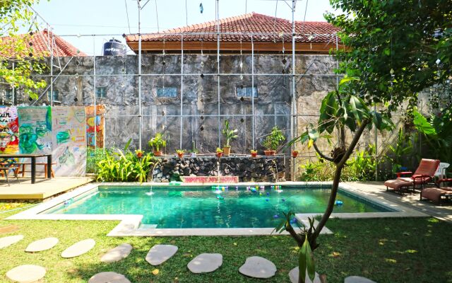 Indopurejoy House - Komala Indah Cottages - Hostel