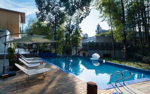 Xitang Hotspring Homestay (Wangyougu Branch)