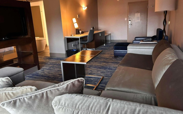 Skyline Hotel Detroit Airport, SureStay Collection by BW