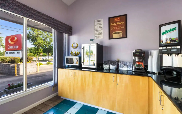 Econo Lodge Little Creek