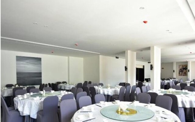 Sweet Valley Foso Hotel