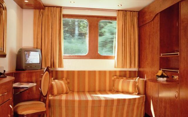 Regis Hotelschiff 3* Köln