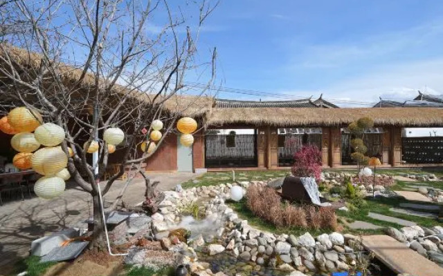 Ruziniu Homestay (Shuhe Old Town)
