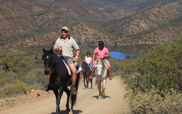 Madi-Madi Karoo Safari Lodge