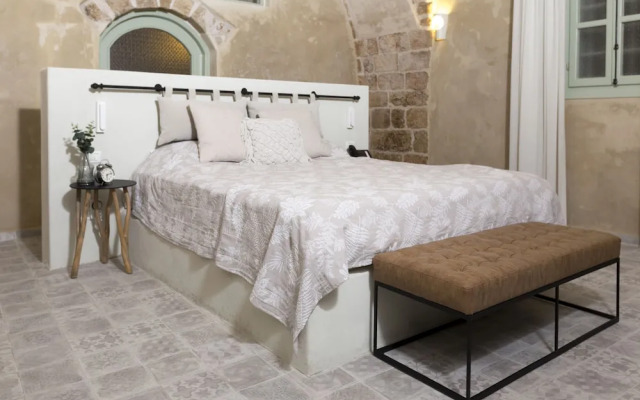 Akotika Boutique