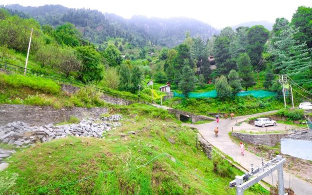 FabHotel Castle Rock Vashisht