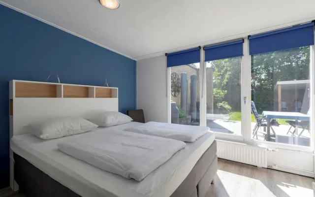 Bungalow in Sint Maartenszee Near Beach