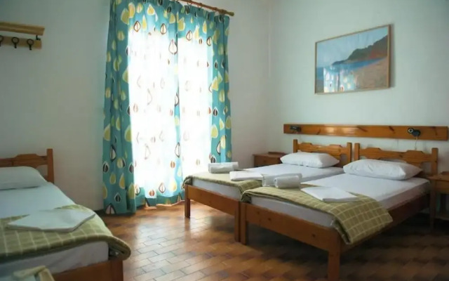 Pension Margarita Triple Room1