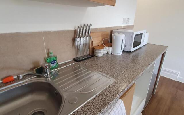 Fast Broadband, Budget Stay, Free Netflix.