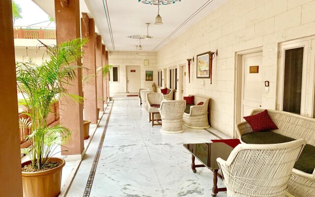 Suryaa Villa - A City Centre Hotel