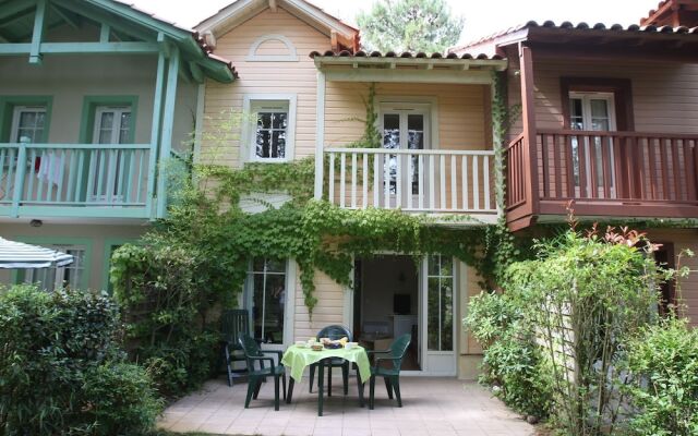 Atmospheric Apartment Near Lacanau, Surrounded by a Forest