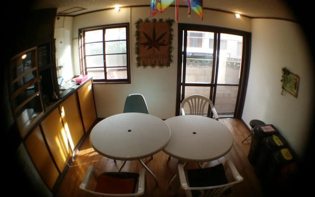 Guesthouse Base Okinawa - Hostel
