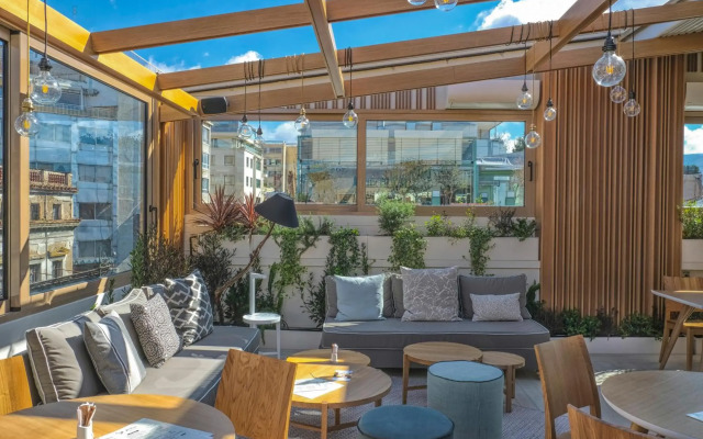 Lotus Center Apartments