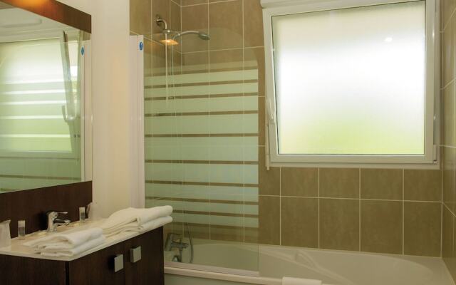 Modern Apartment Near the Relais Thalasso Thermes spa
