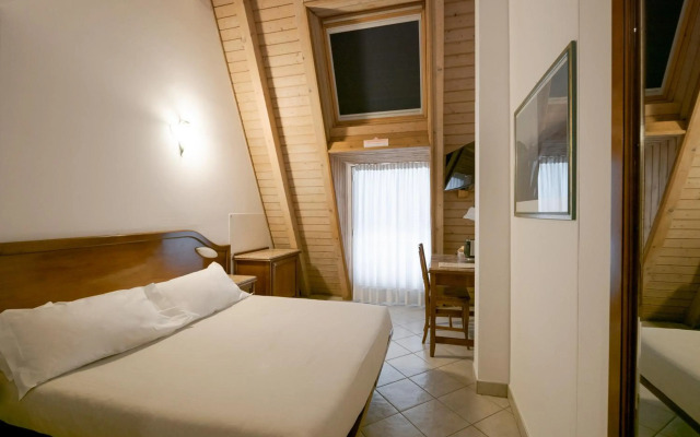 Hotel Ungheria Varese 1946