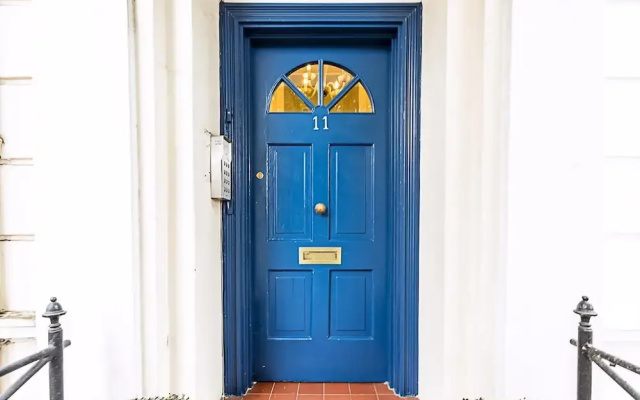 Modern Bayswater Flat