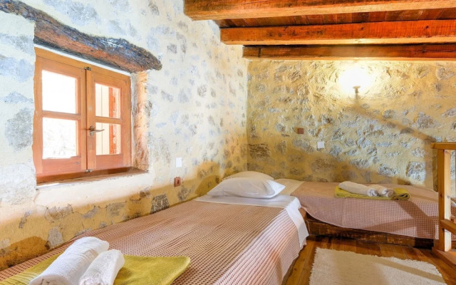 Inviting Villa In Palaiochora With Sea And Mountain Views