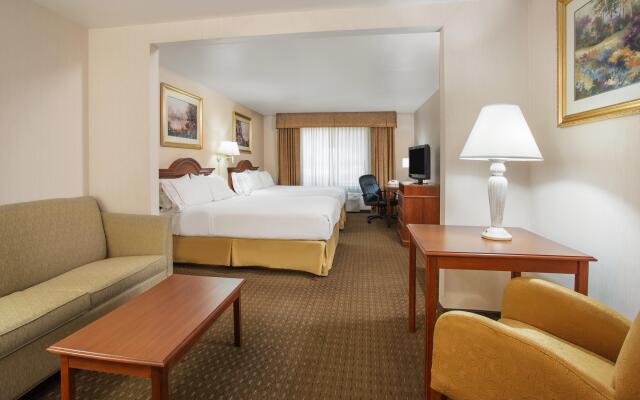 Holiday Inn Express & Suites Marion by IHG
