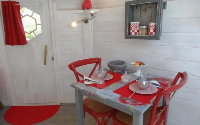 D-Day Kota Hebergement Insolite et chambres d'Hotes "La Naomath"