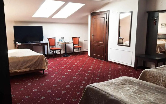 Royal Hotel